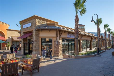 desert hills premium outlet stores.